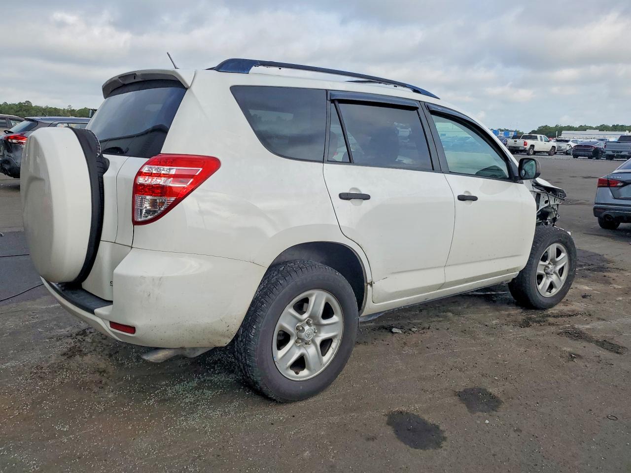 Toyota RAV4 Base