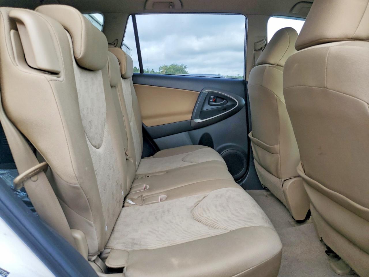 Toyota RAV4 Base
