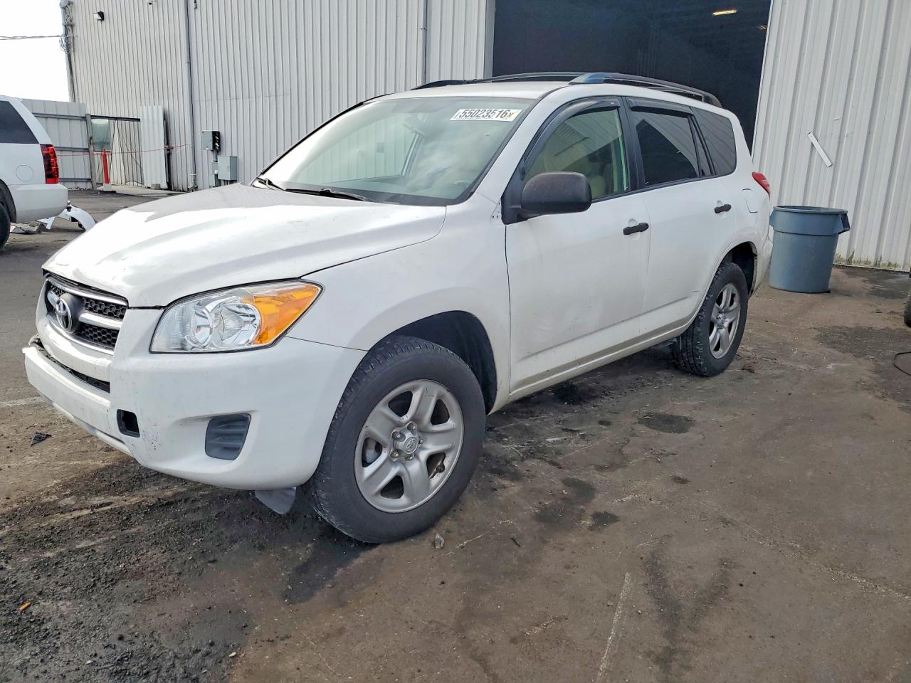 Salvage Toyota RAV4 Image