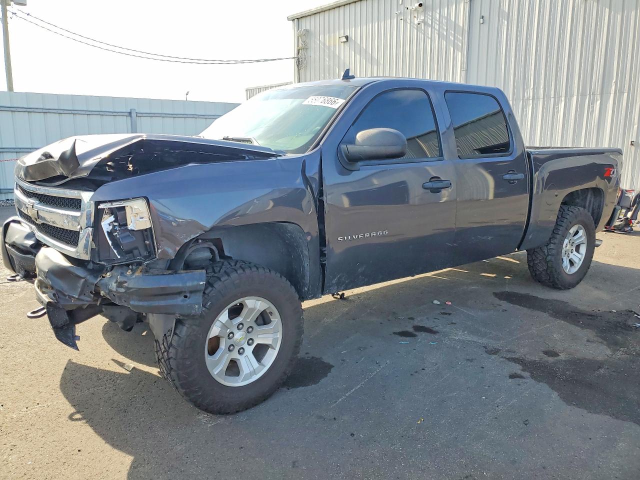 Salvage Chevrolet Silverado Image