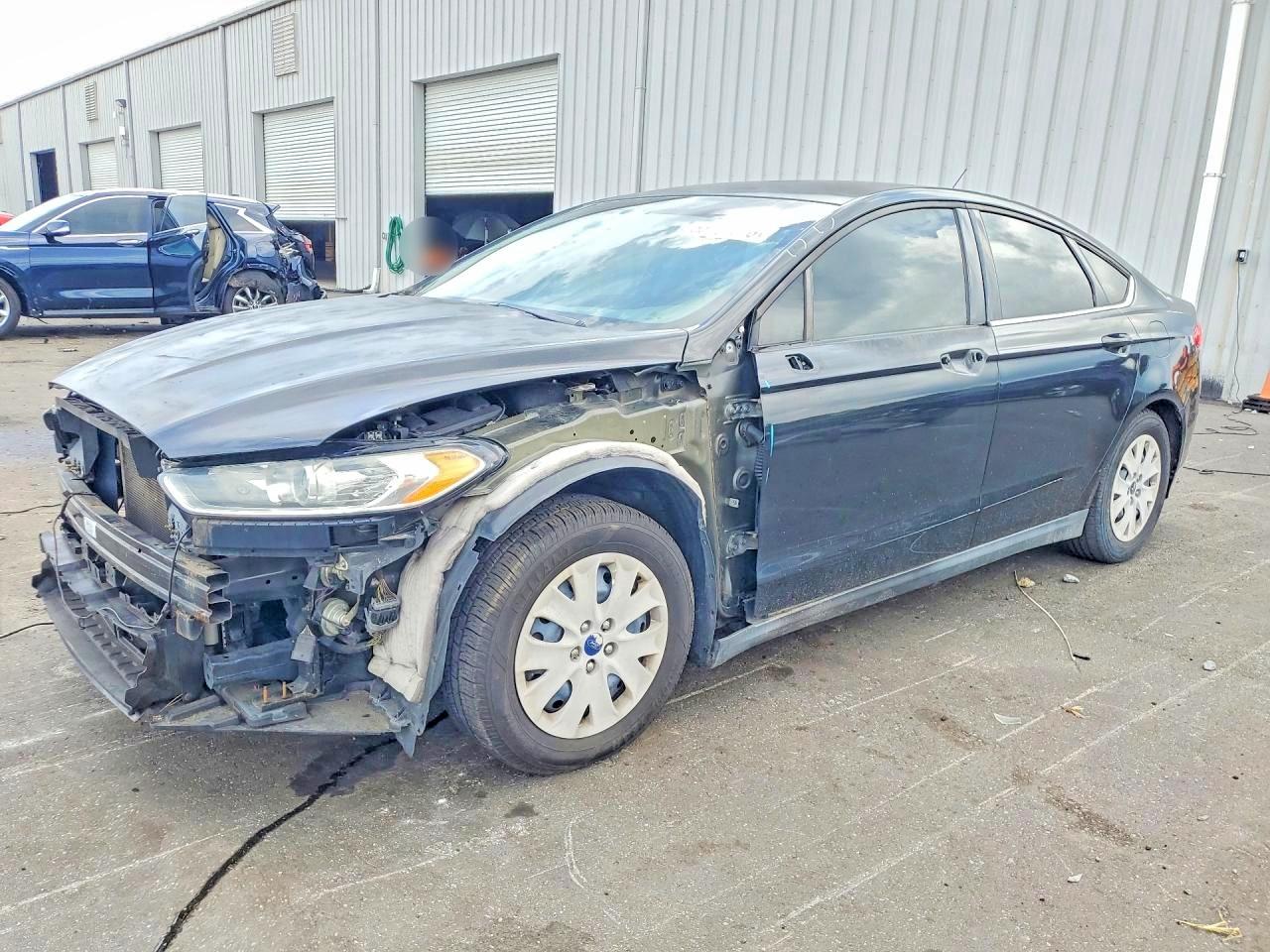 Salvage Ford Fusion Image
