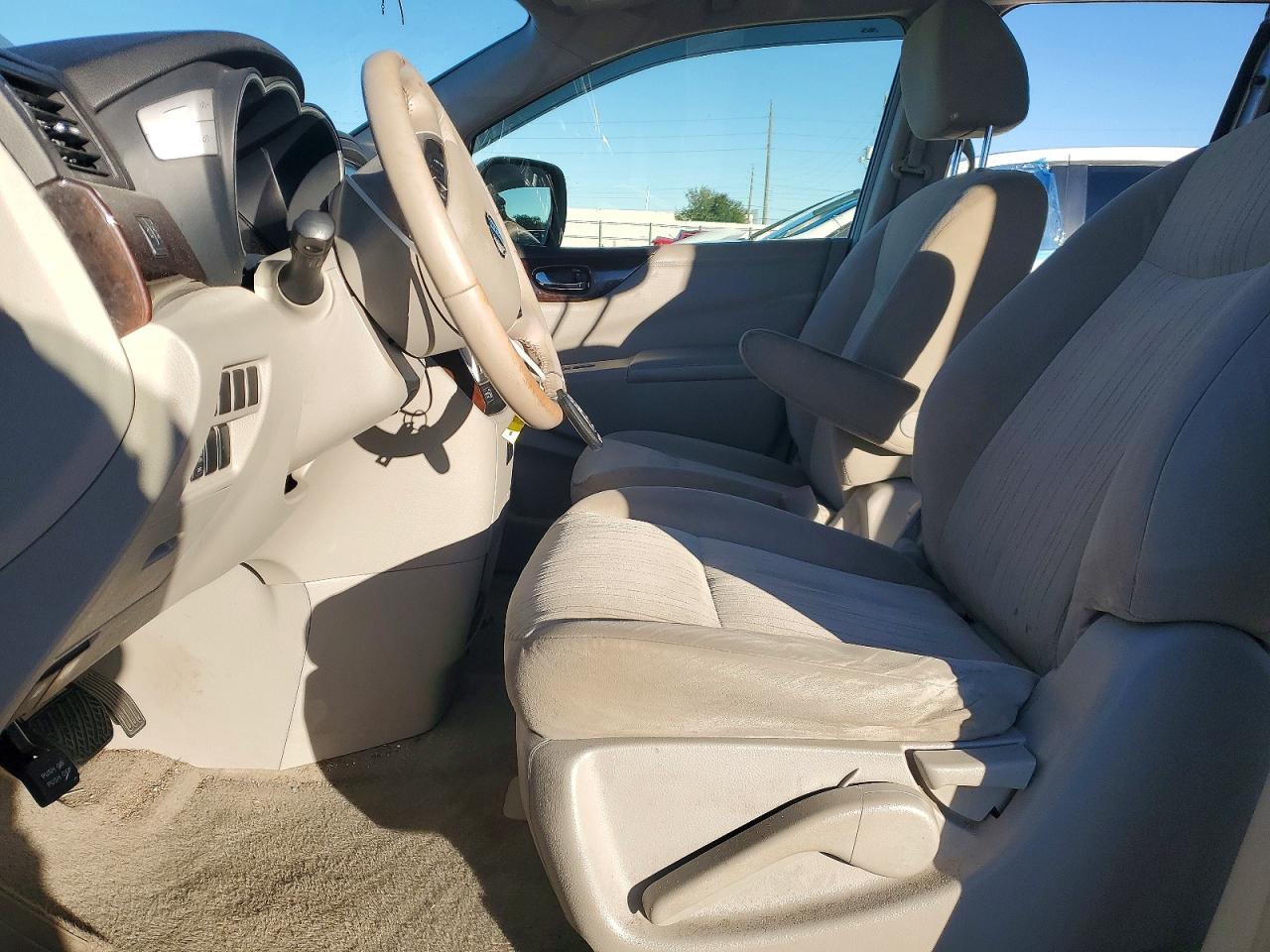 Nissan Quest S