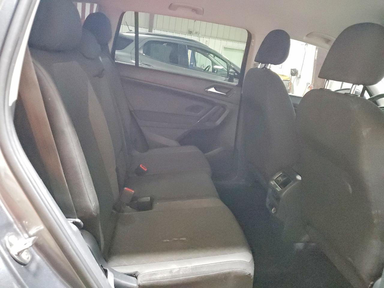 Volkswagen Tiguan S