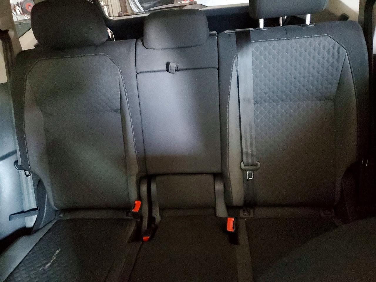 Volkswagen Tiguan S