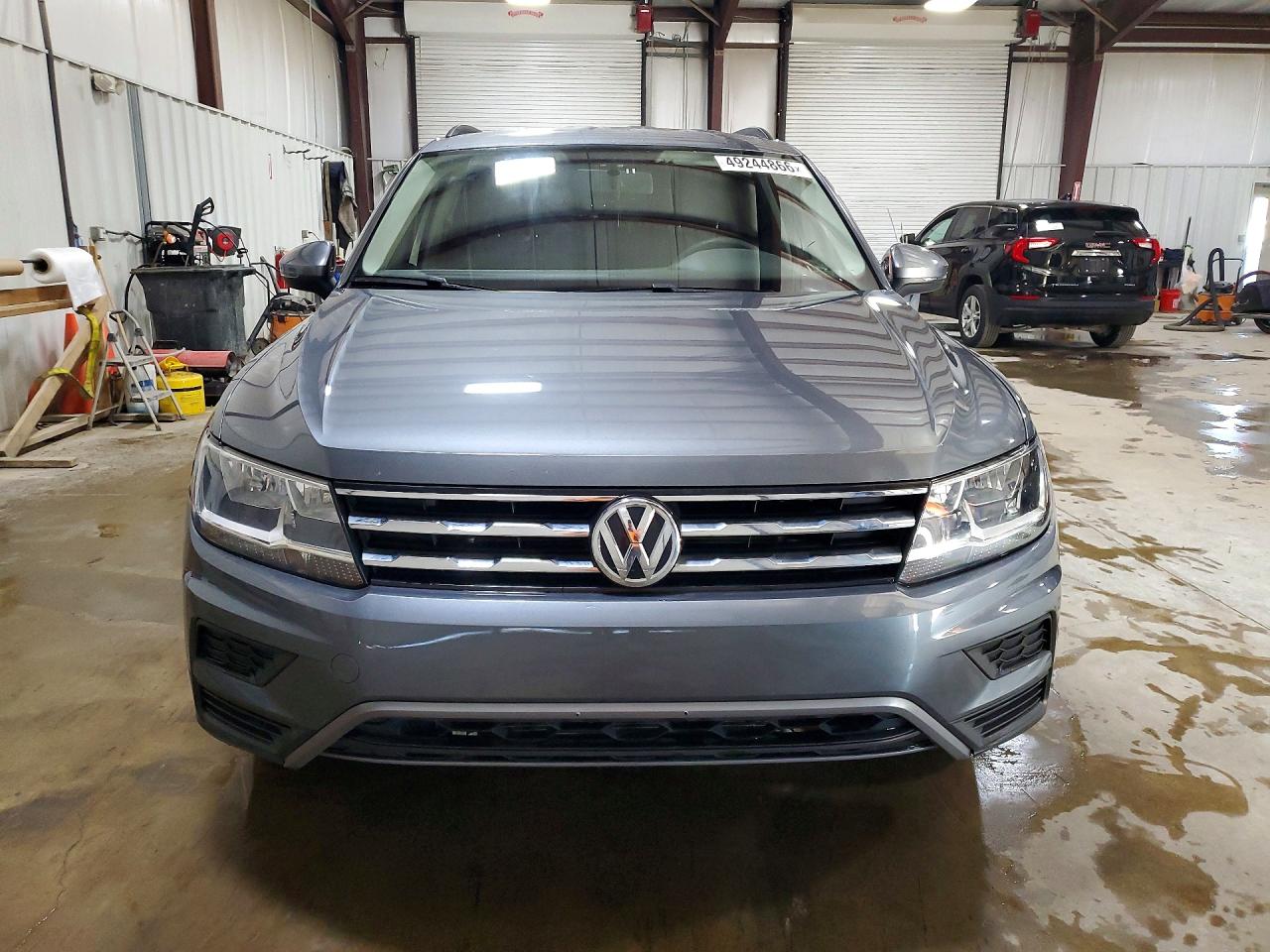 Volkswagen Tiguan S