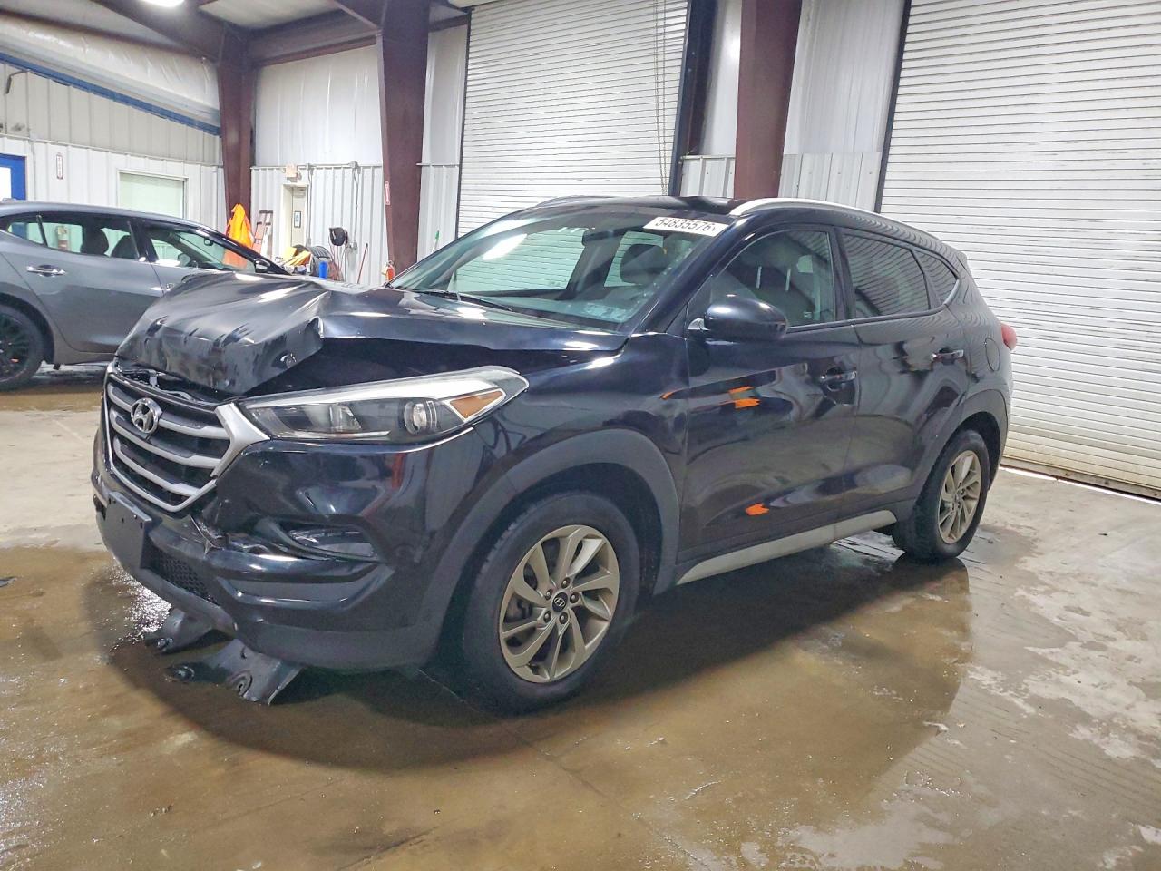 Salvage Hyundai TUCSON Image