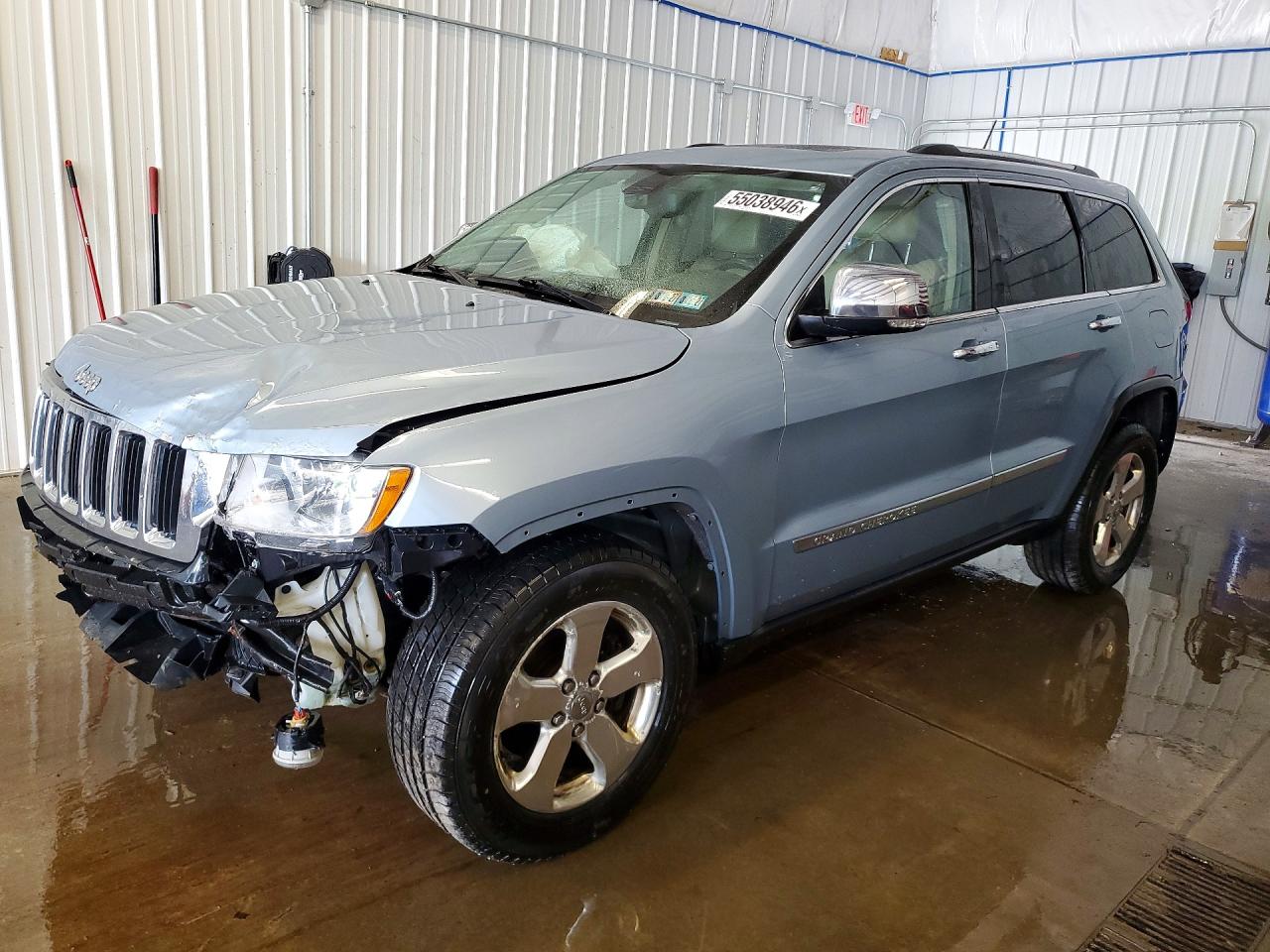 Salvage Jeep Cherokee Image
