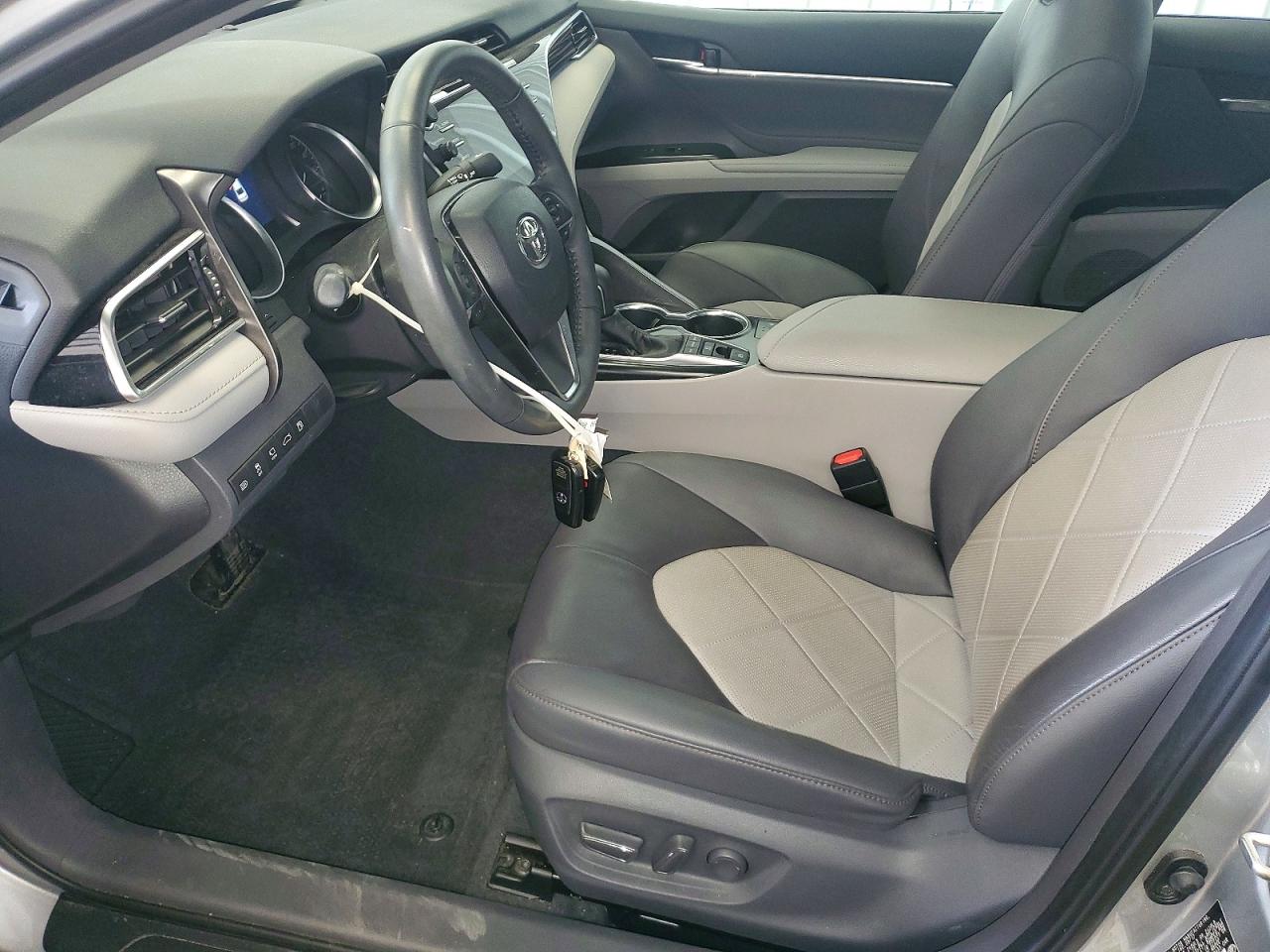 Toyota Camry Xle