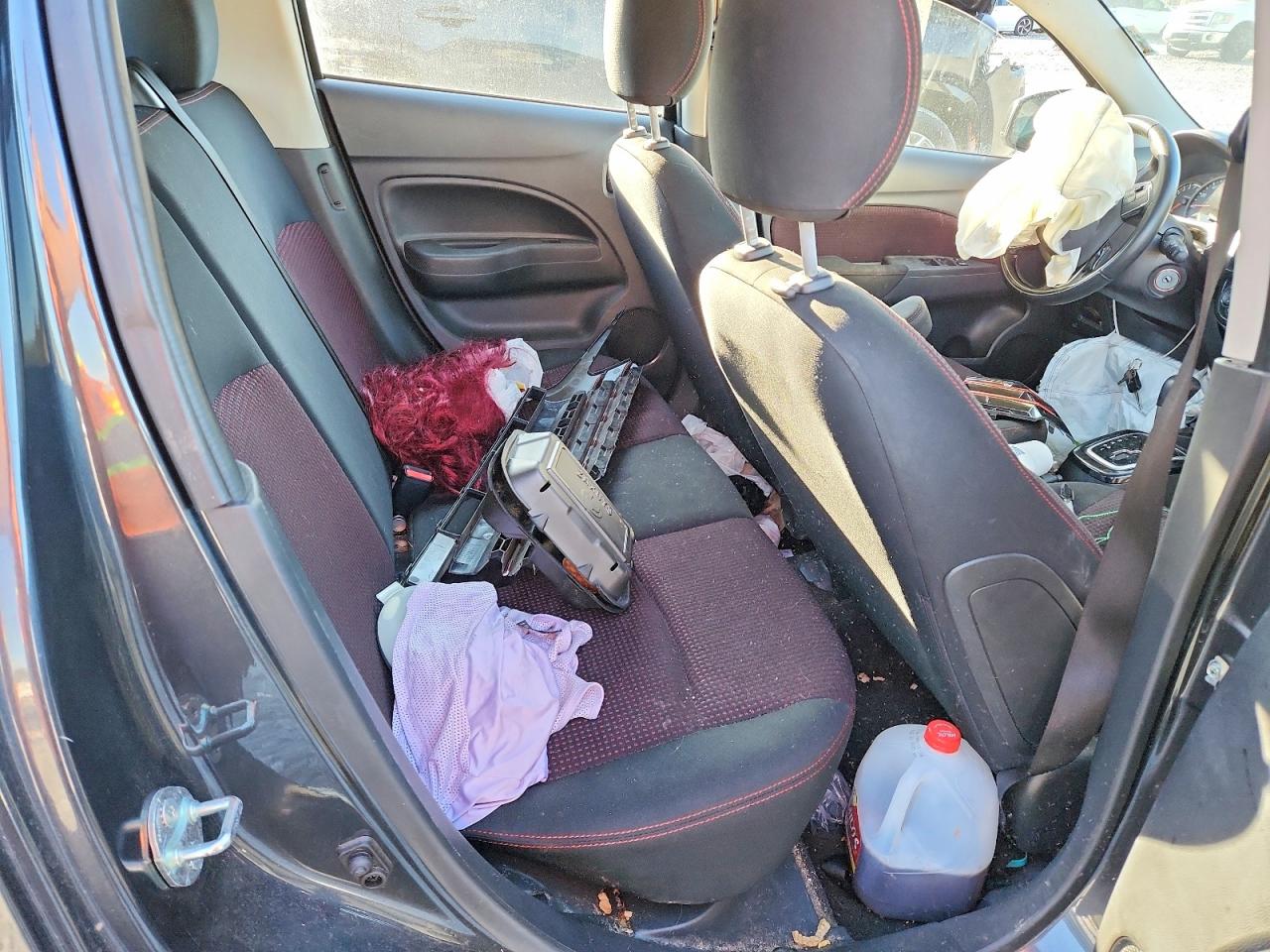 Mitsubishi Mirage Se