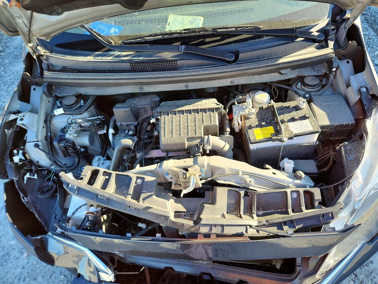 Mitsubishi Mirage Se