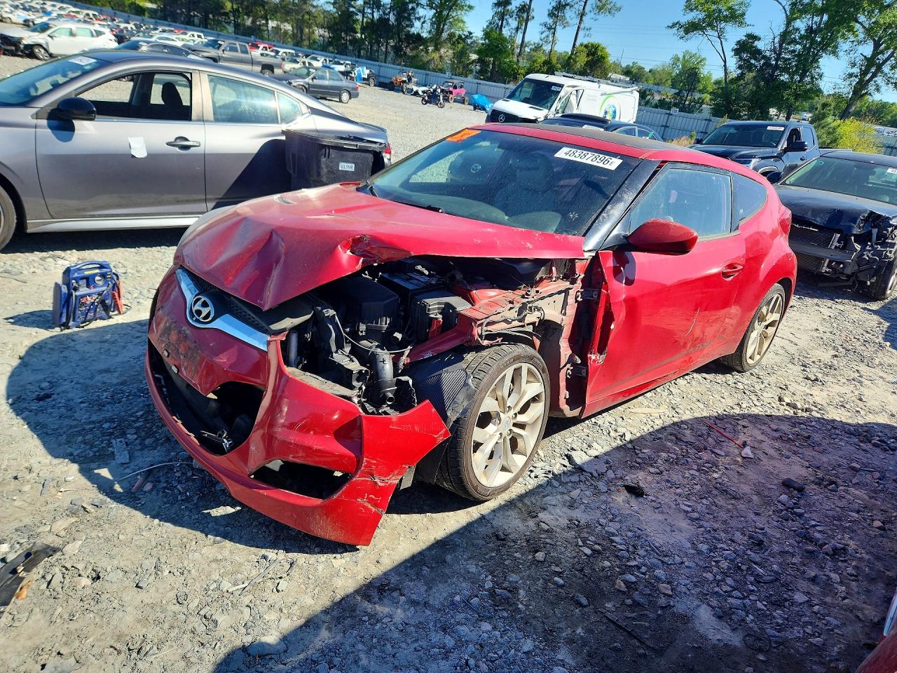 Salvage Hyundai VELOSTER Image