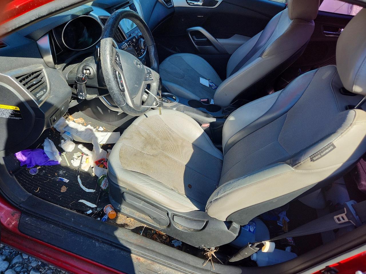 Hyundai VELOSTER Base