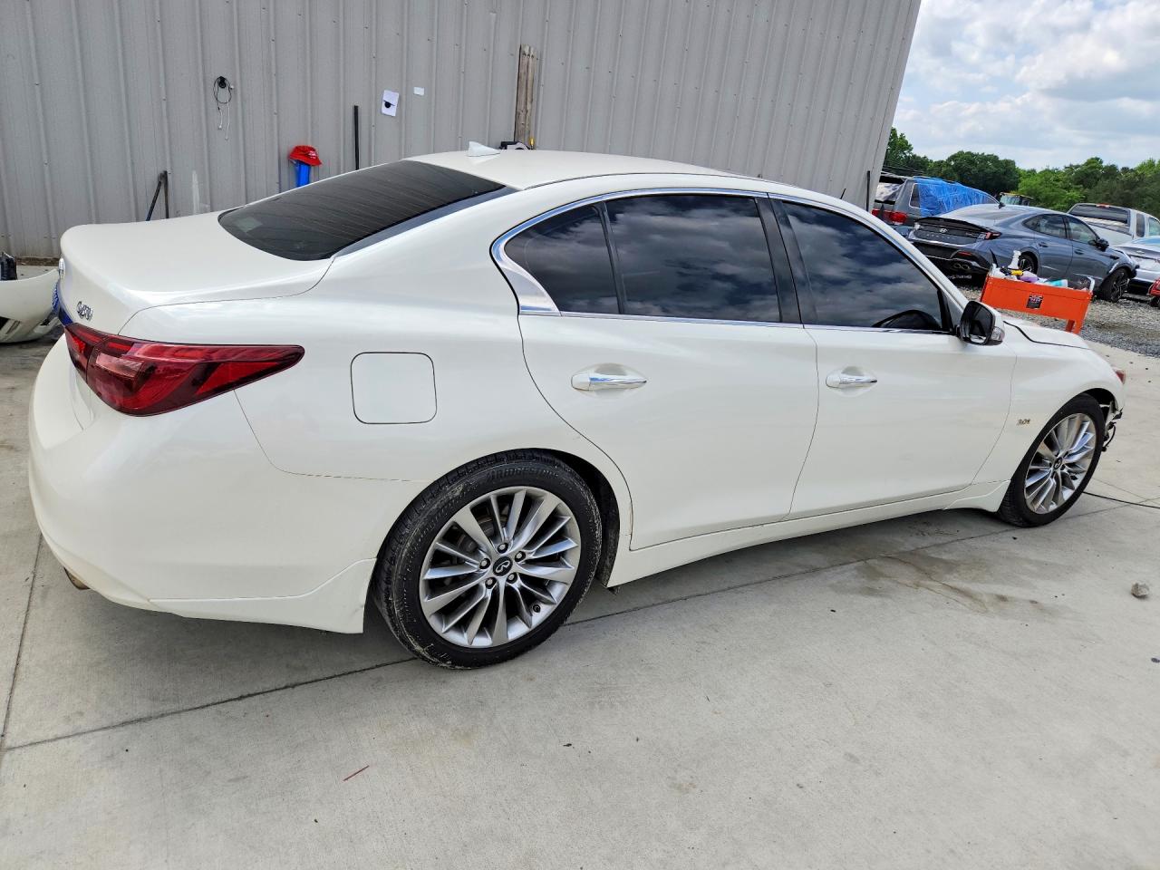 INFINITI Q50 3.0t Luxe