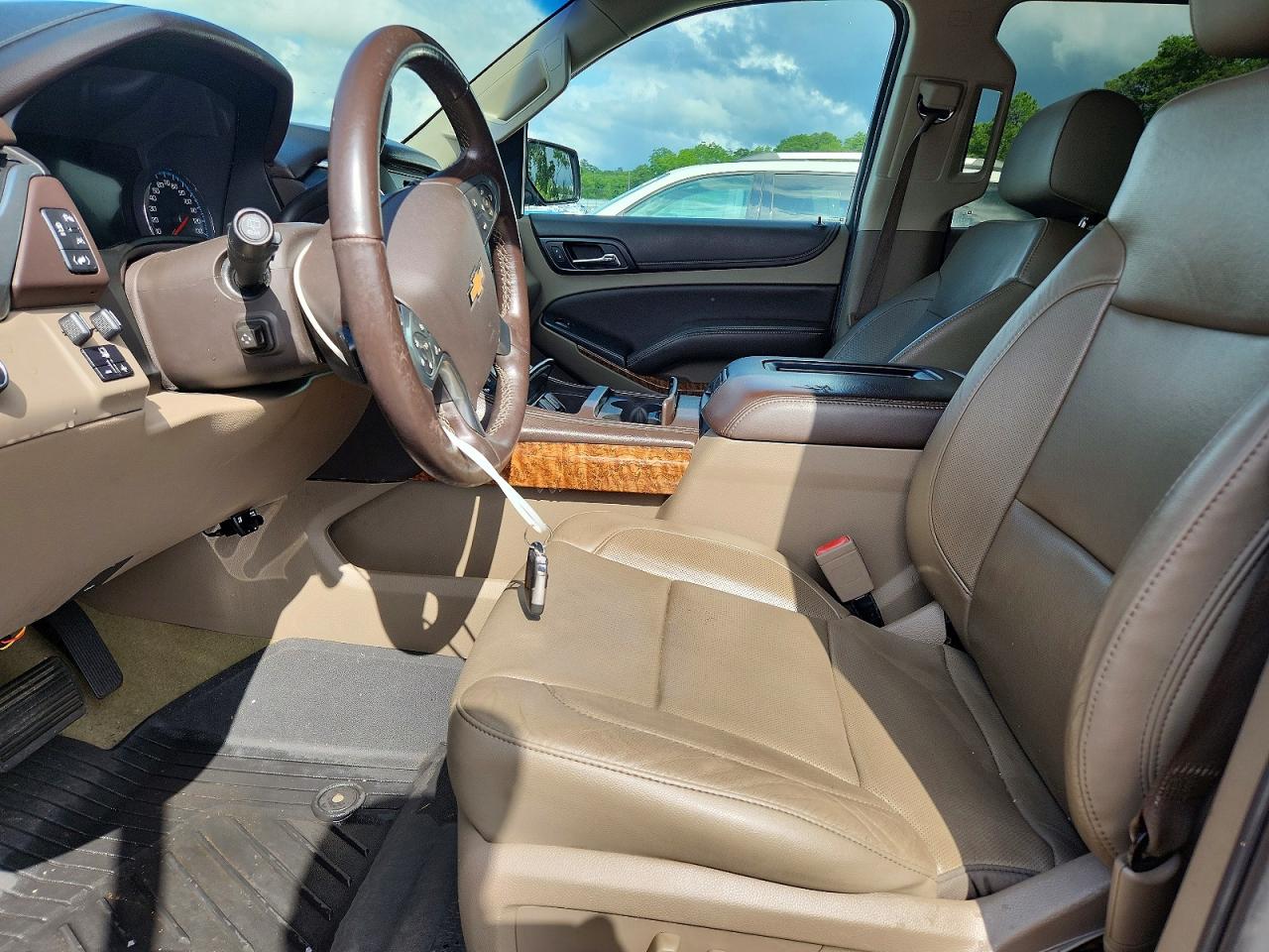 Chevrolet Suburban C1500 Ltz