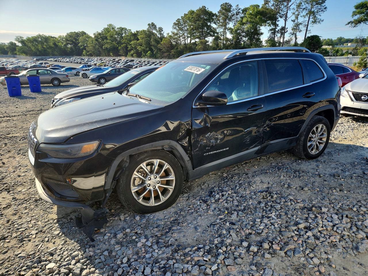 Salvage Jeep Cherokee Image