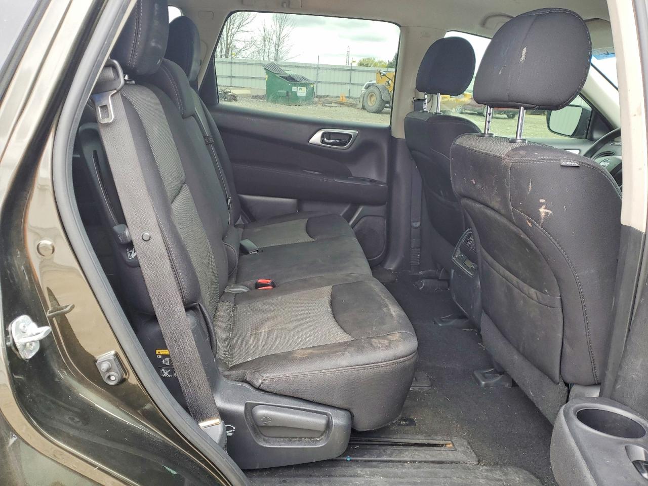 Nissan Pathfinder S