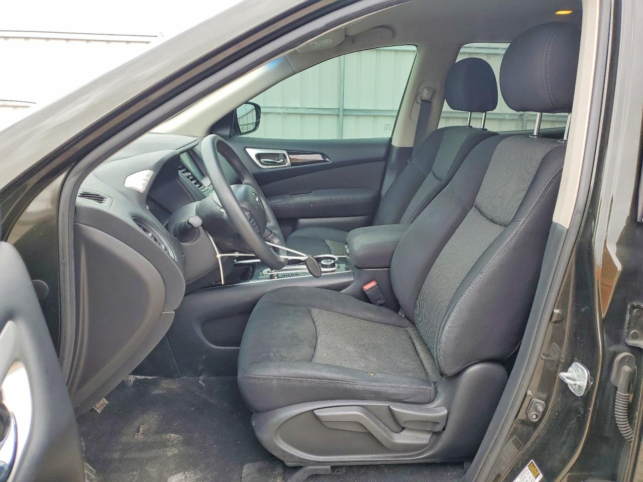 Nissan Pathfinder S