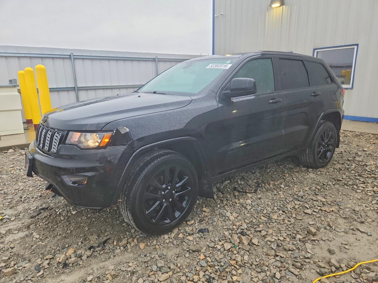 Salvage Jeep Cherokee Image