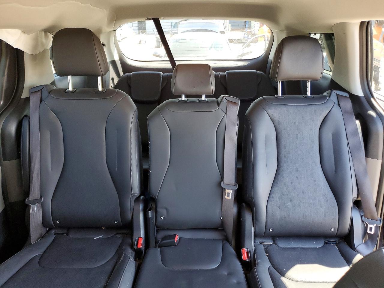 Kia Carnival Ex