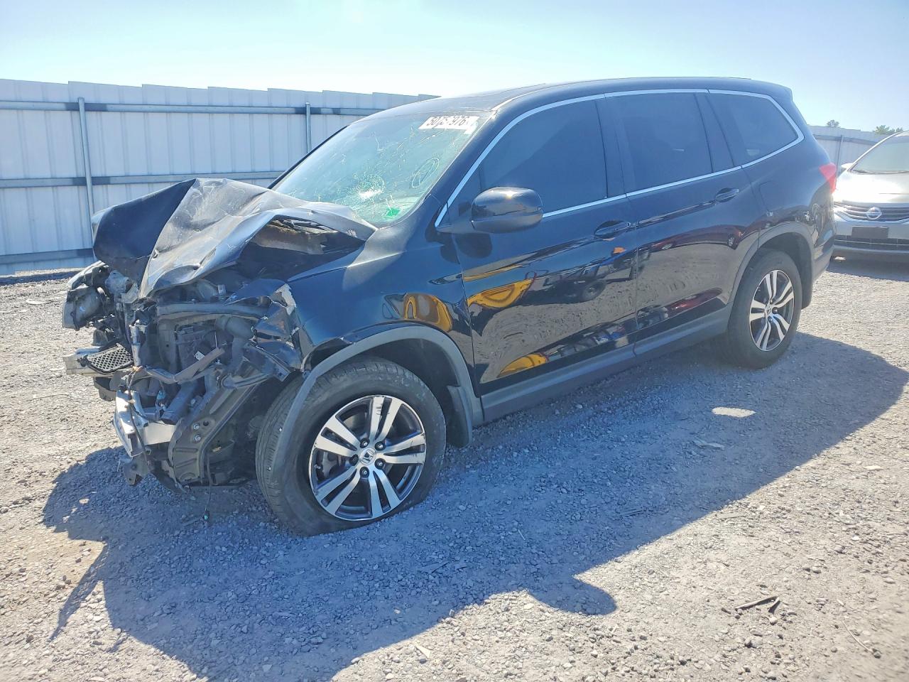 Salvage Honda Pilot Image