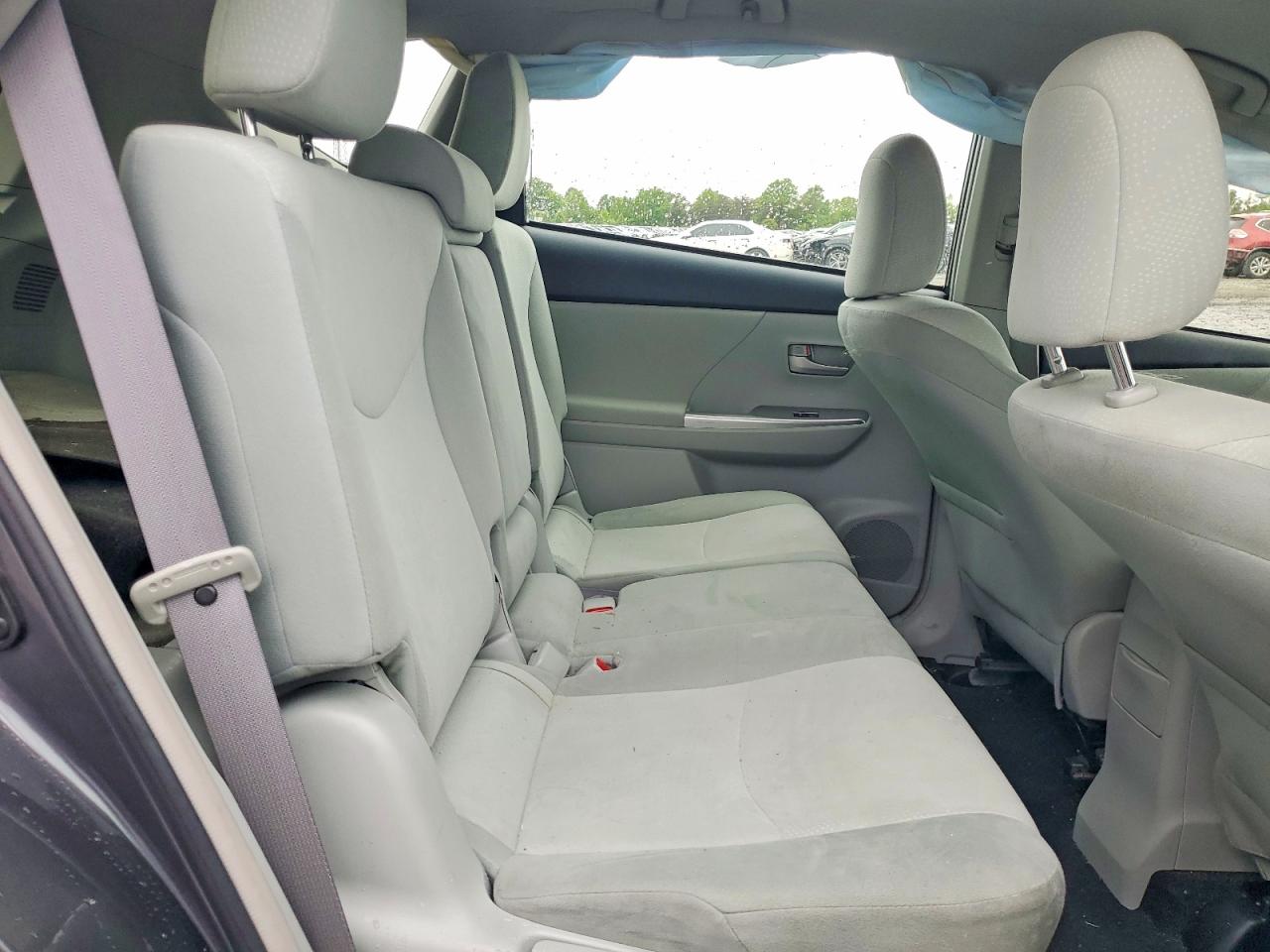Toyota Prius v Three