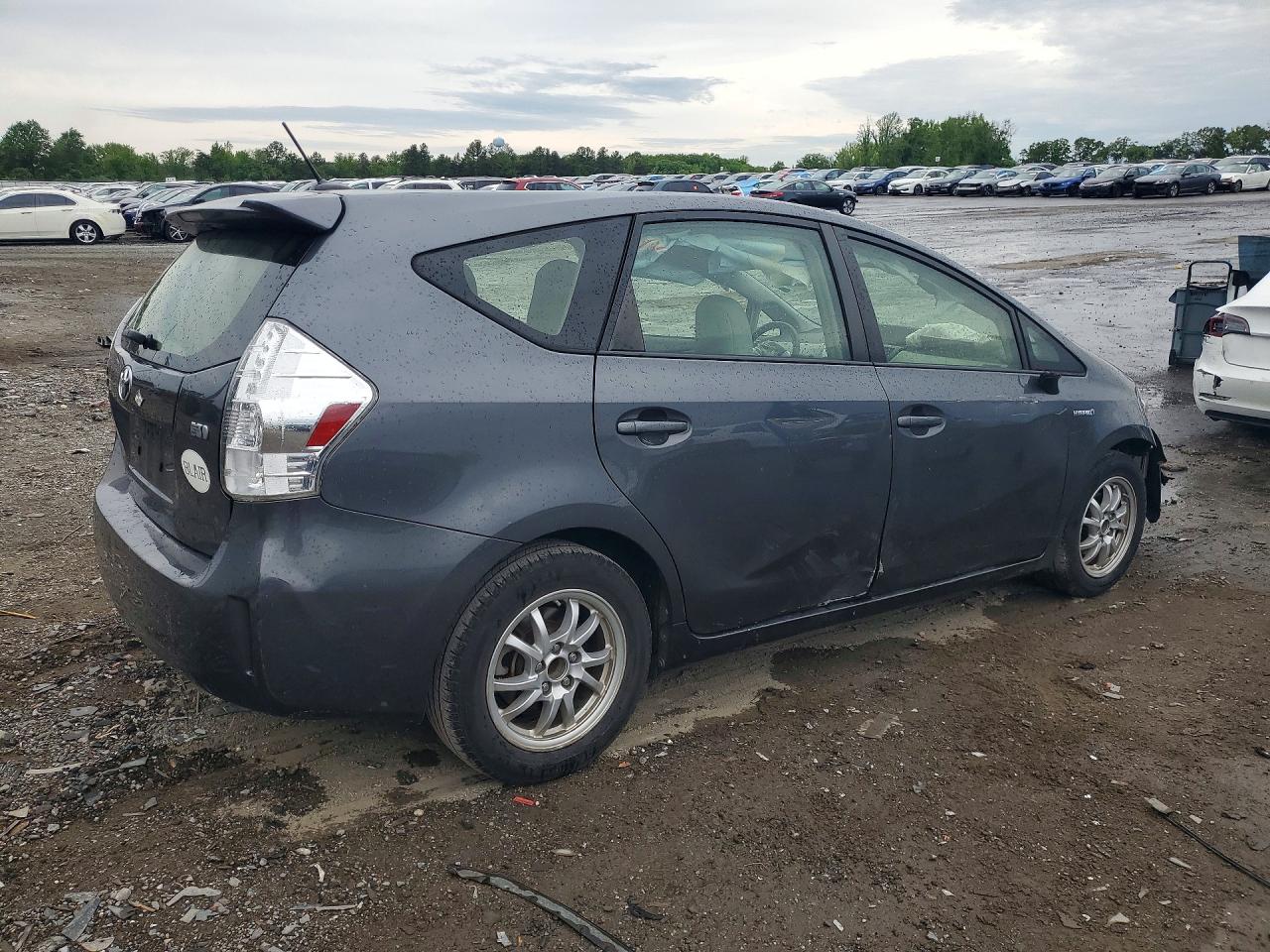 Toyota Prius v Three