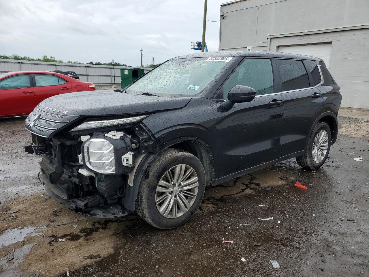 Salvage Mitsubishi Outlander Image