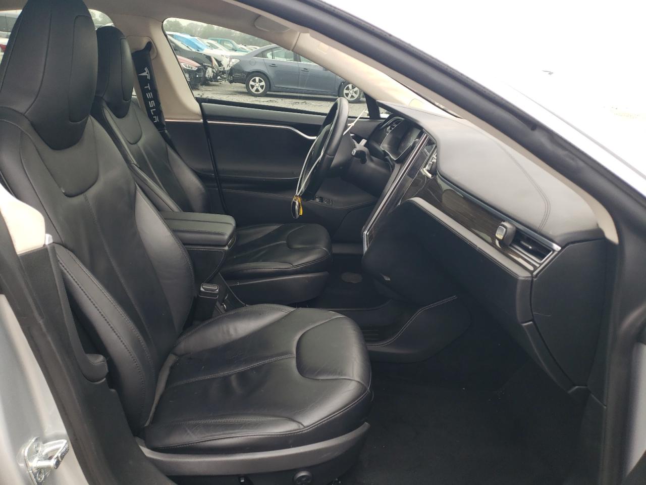 Tesla Model S 85d