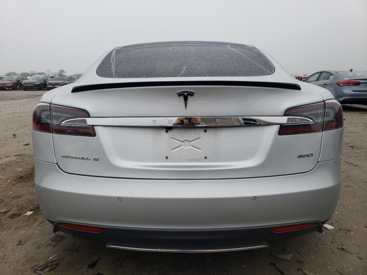 Tesla Model S 85d