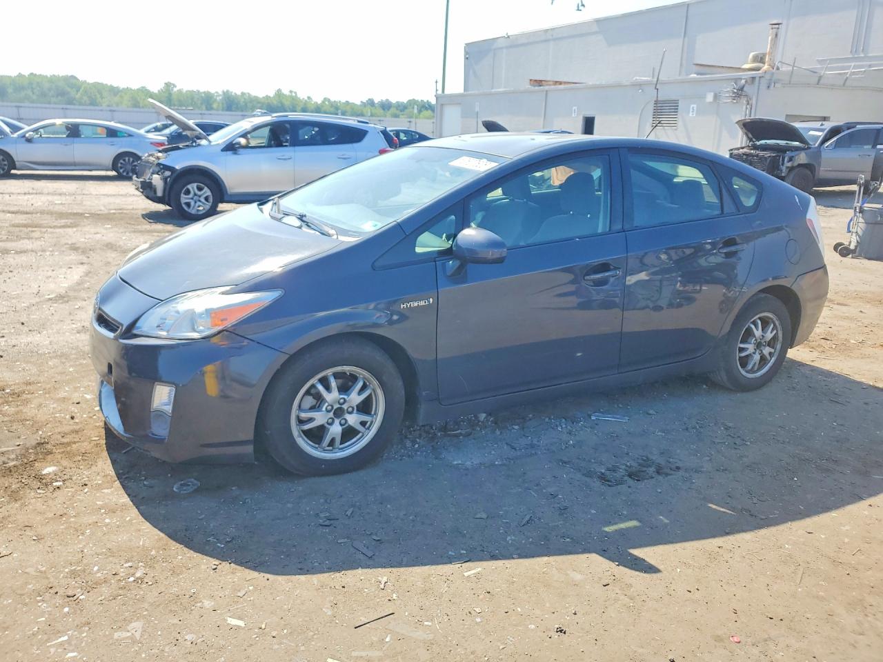 Salvage Toyota Prius Image