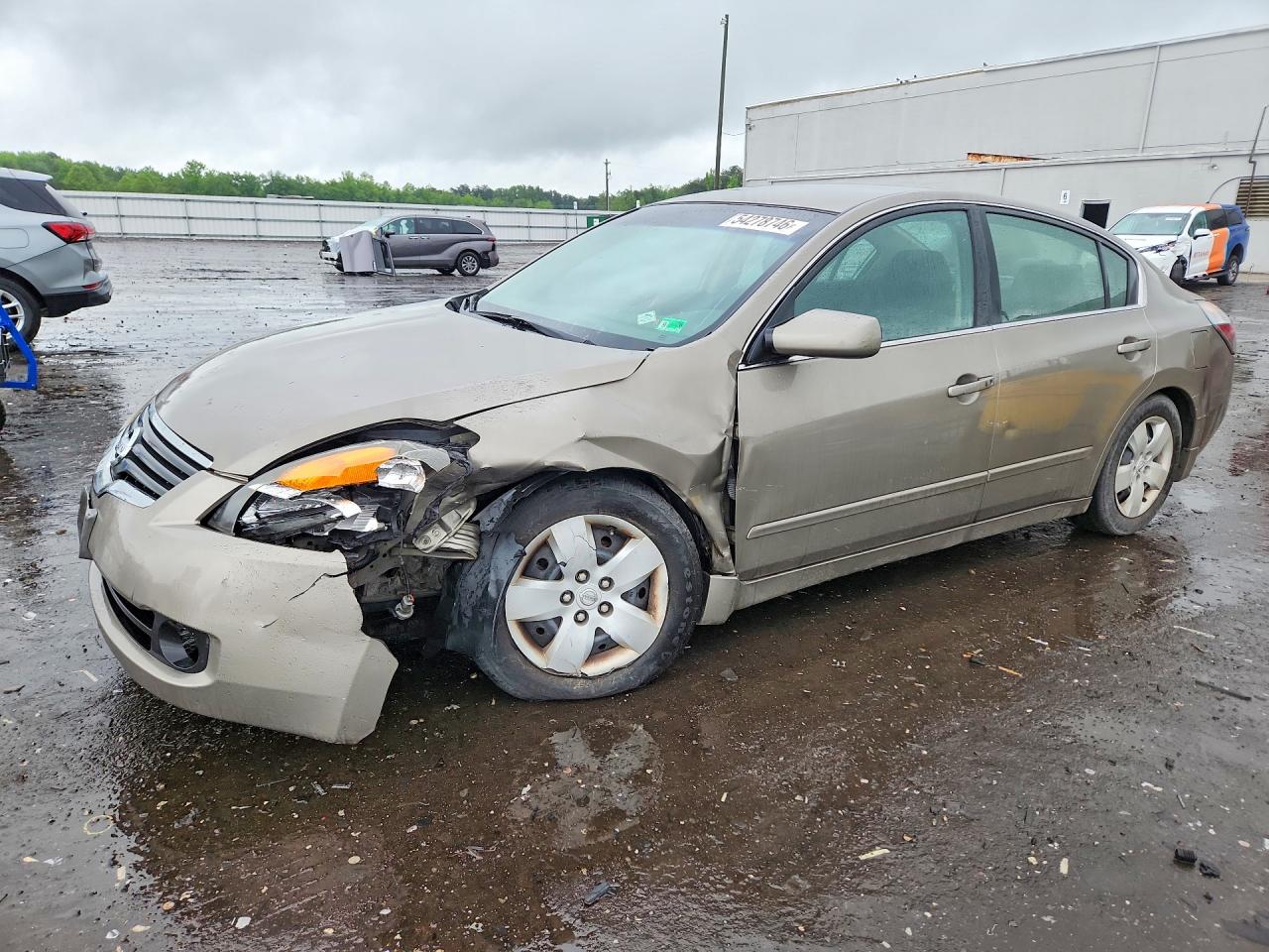 Salvage Nissan Altima Image