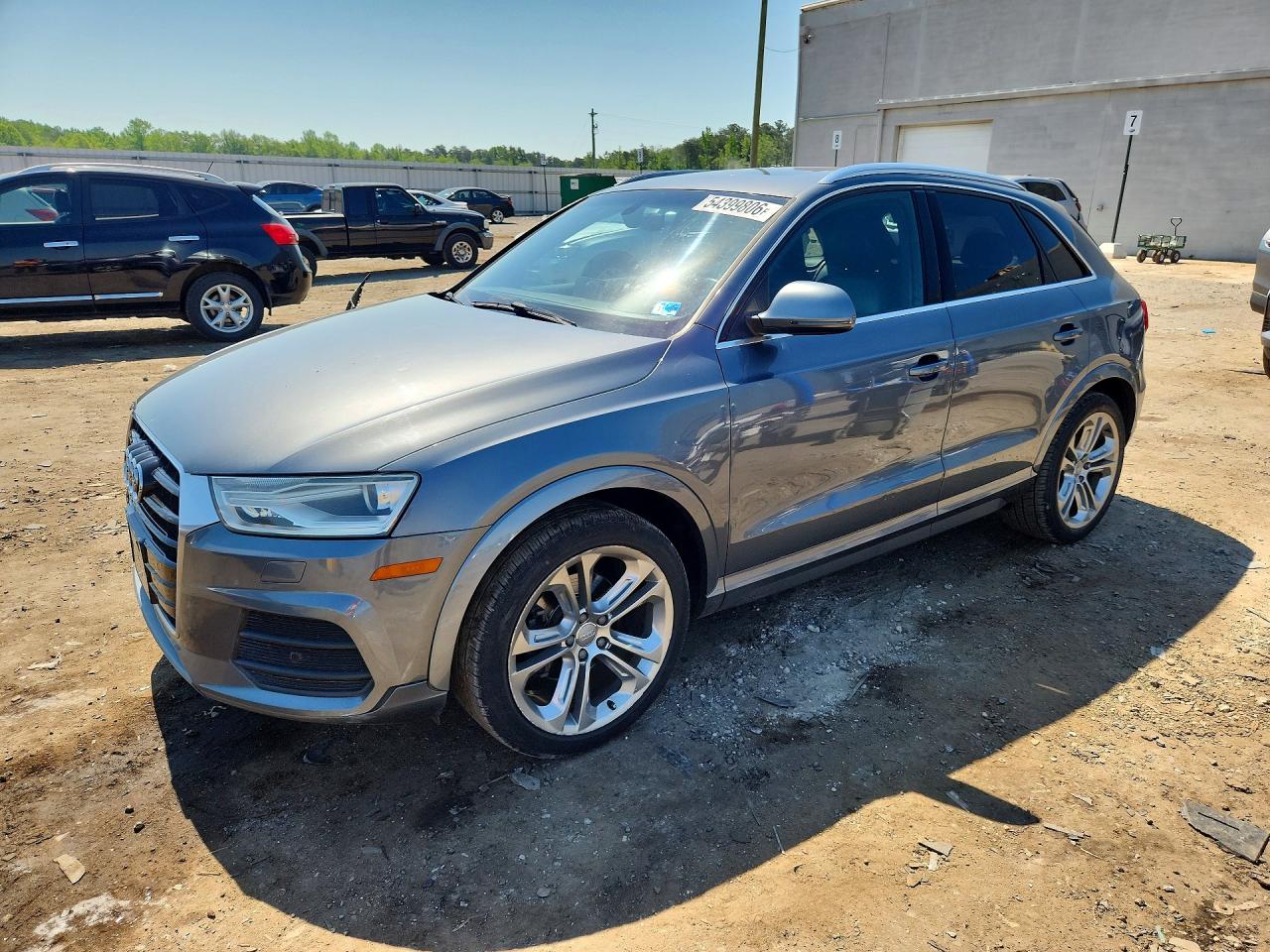 Salvage Audi Q3 Image