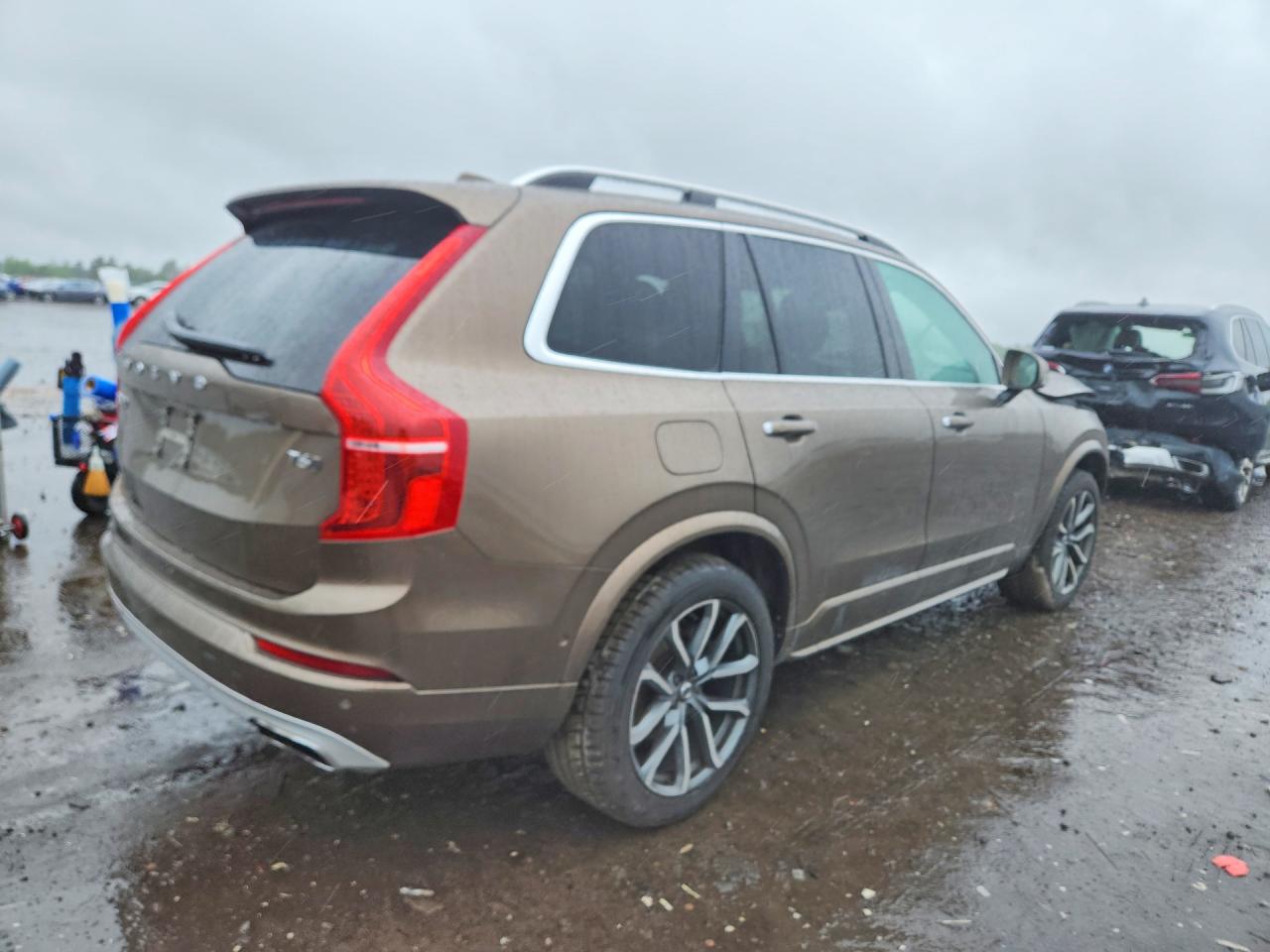 Volvo XC90 T6