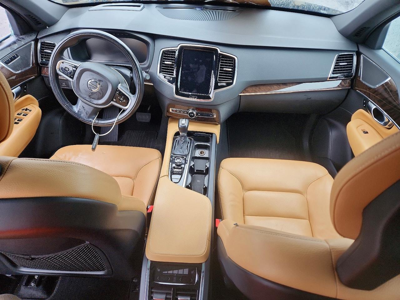 Volvo XC90 T6