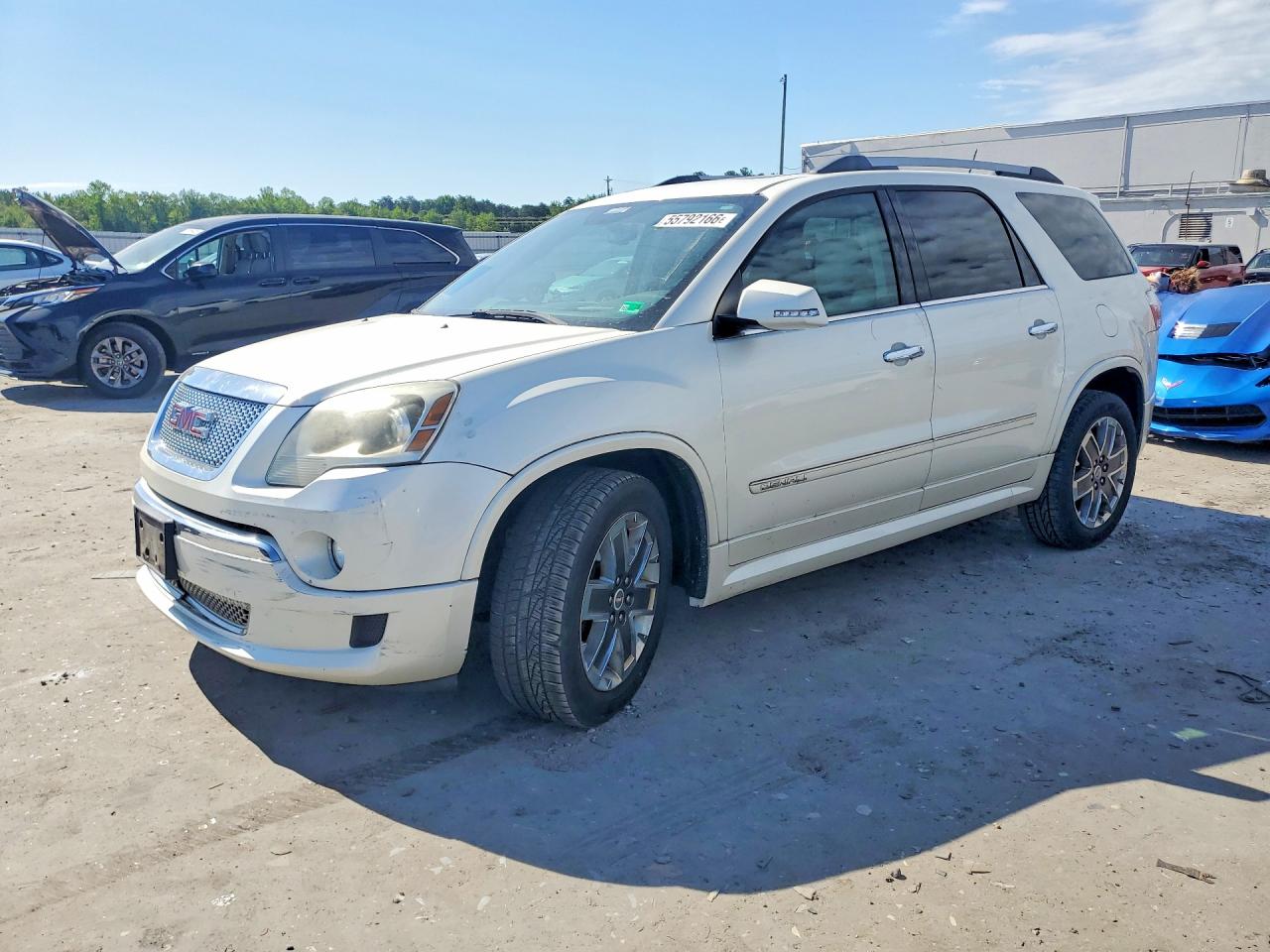 Salvage GMC Acadia Image