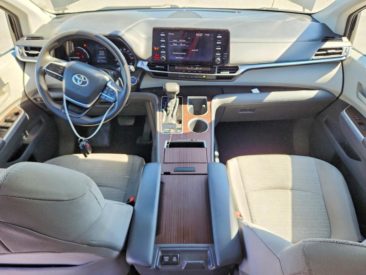 Toyota Sienna Le