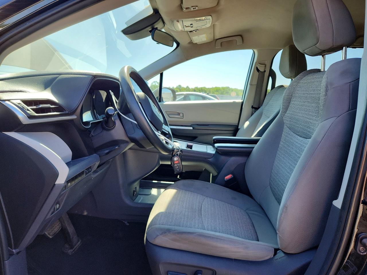 Toyota Sienna Le