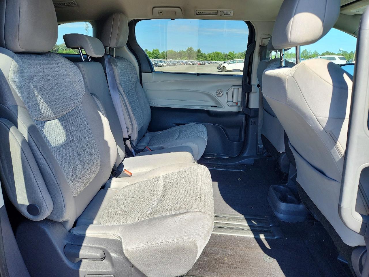 Toyota Sienna Le