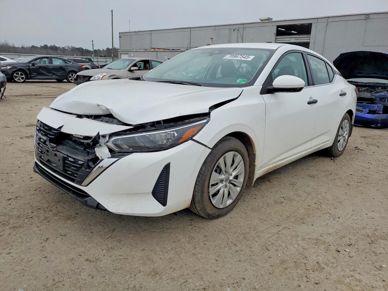 Salvage Nissan Sentra Image