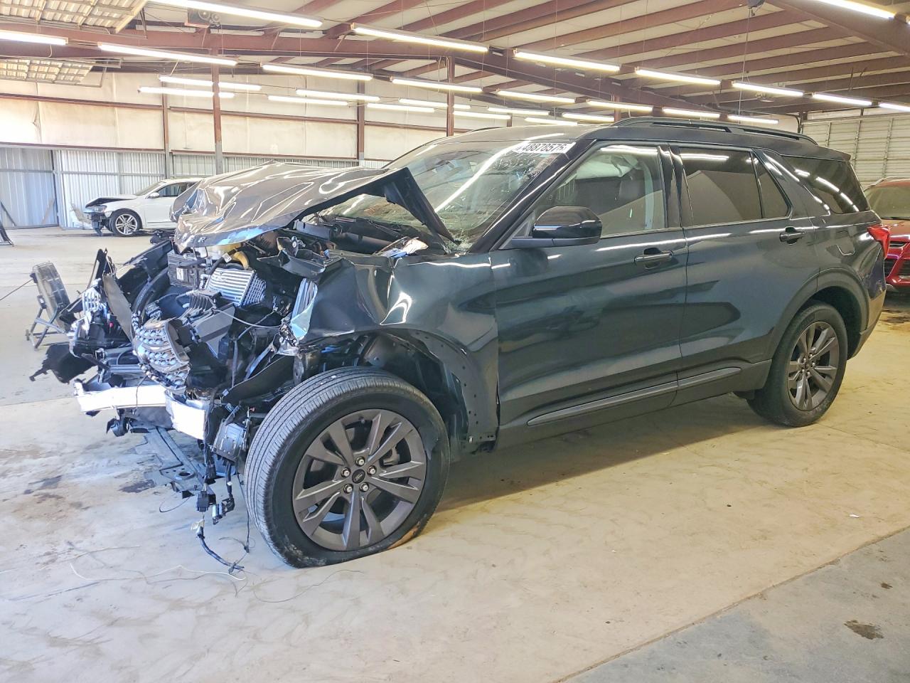 Salvage Ford Explorer Image