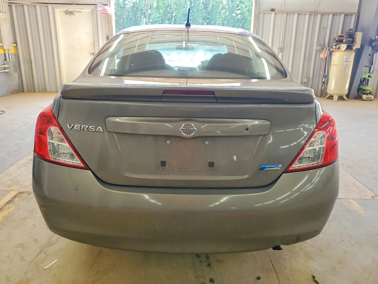 Nissan Versa 1.6 S