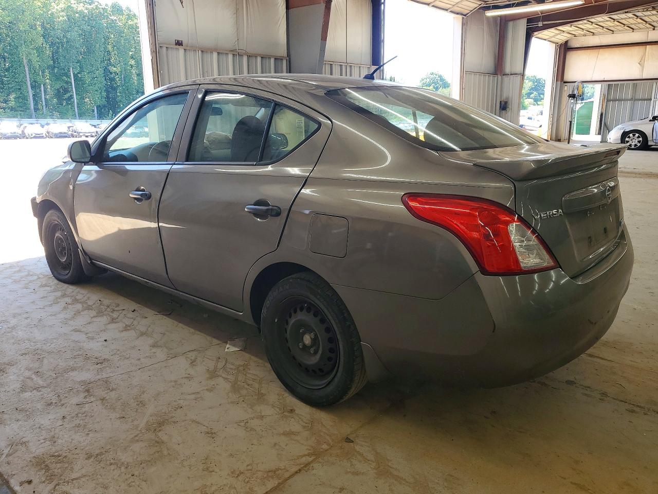 Nissan Versa 1.6 S