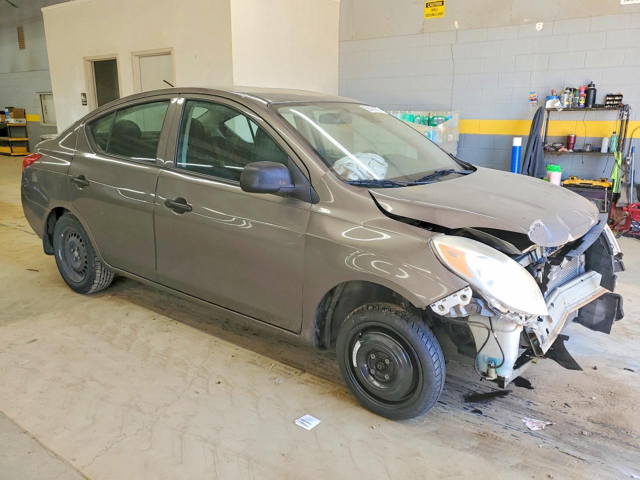 Nissan Versa 1.6 S