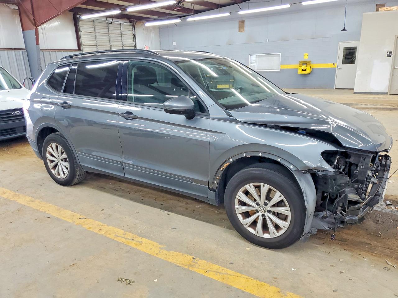 Volkswagen Tiguan S