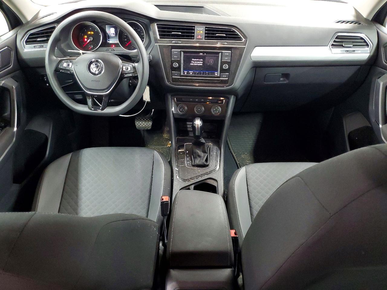 Volkswagen Tiguan S
