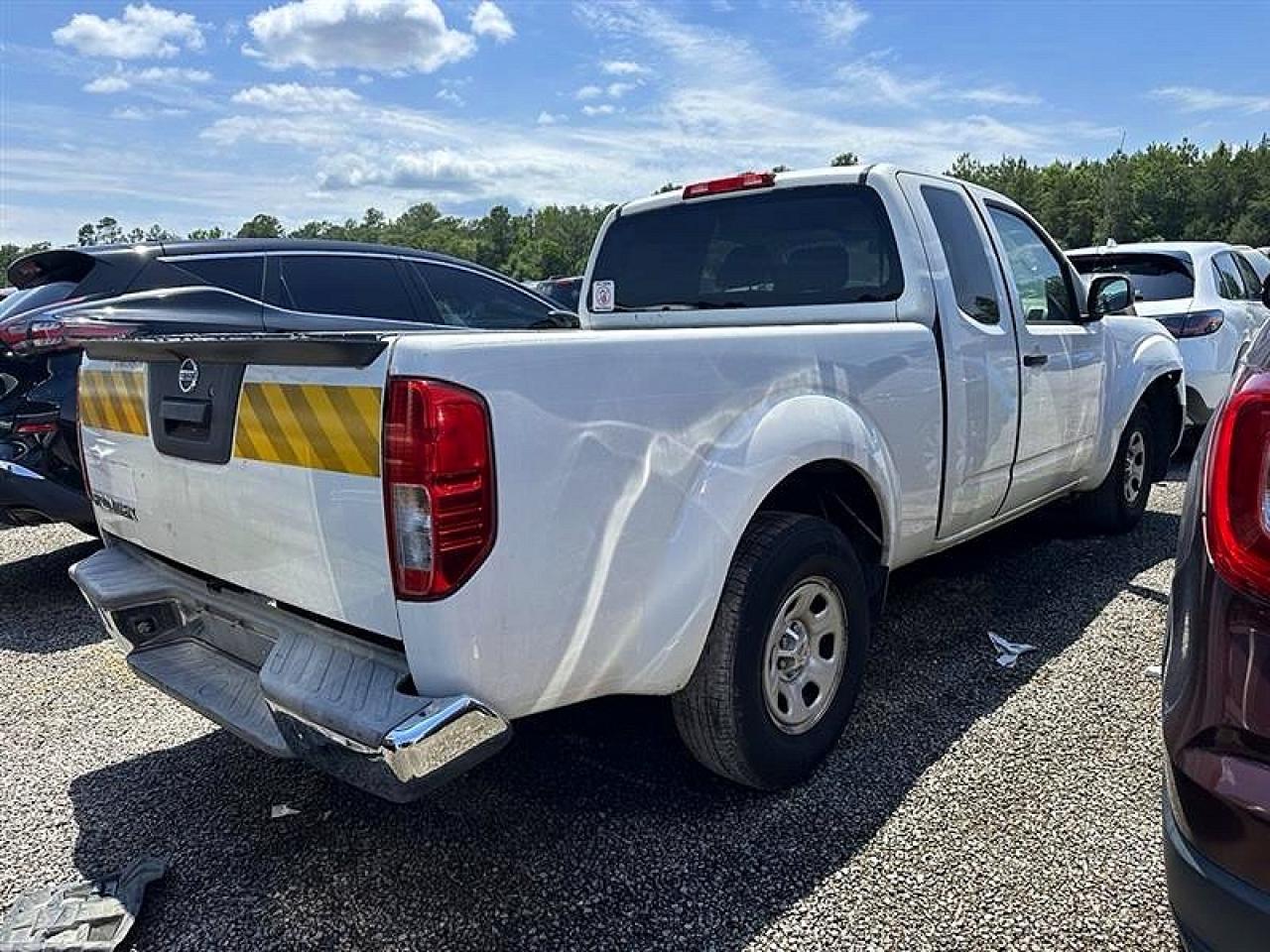 Nissan Frontier S