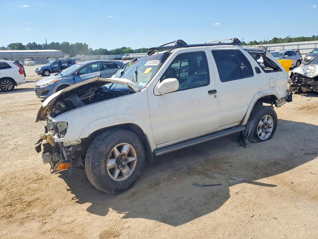 Salvage Nissan Pathfinder Image