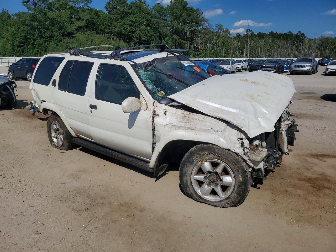 Nissan Pathfinder Xe