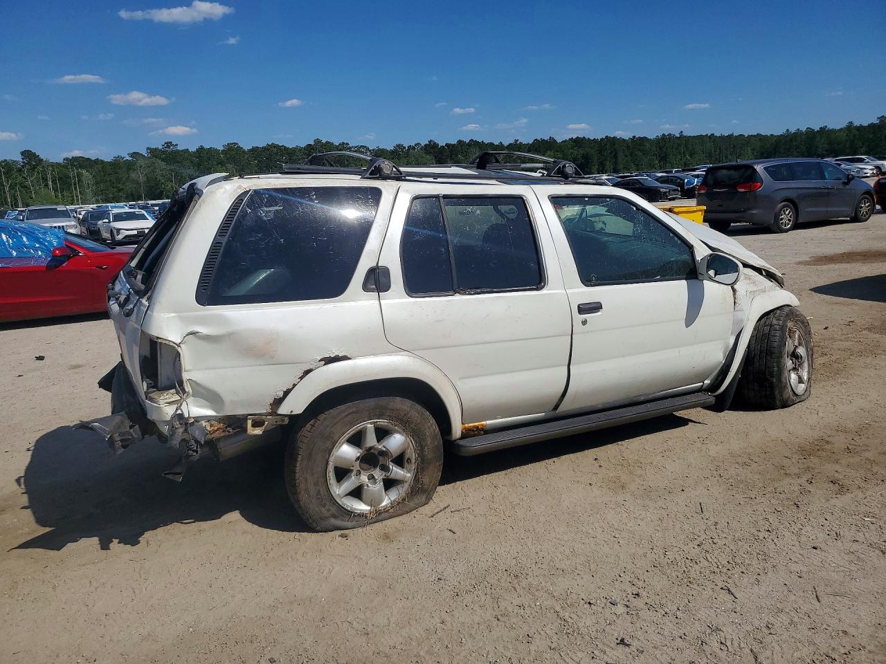 Nissan Pathfinder Xe