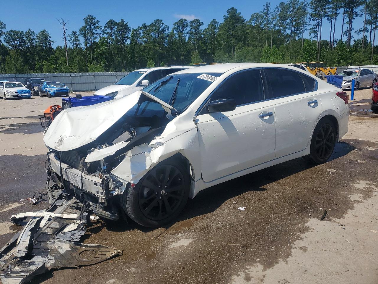 Salvage Nissan Altima Image
